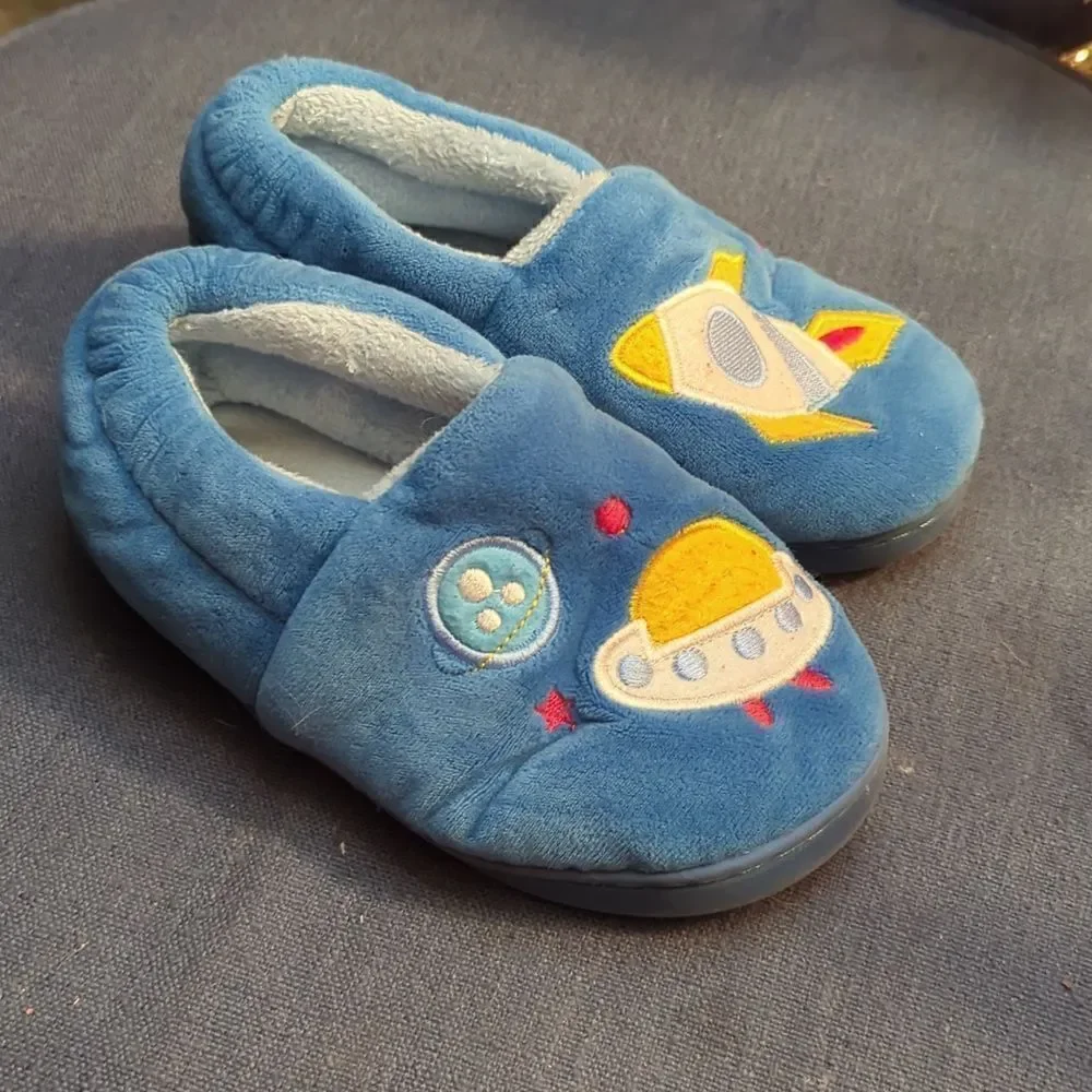 JACKSHIBO Toddler Slippers for Girls Boys Soft Plush Inner Slip-on House Slipper